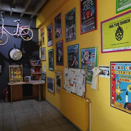 Hostel Log Inn Skopje Extérieur photo